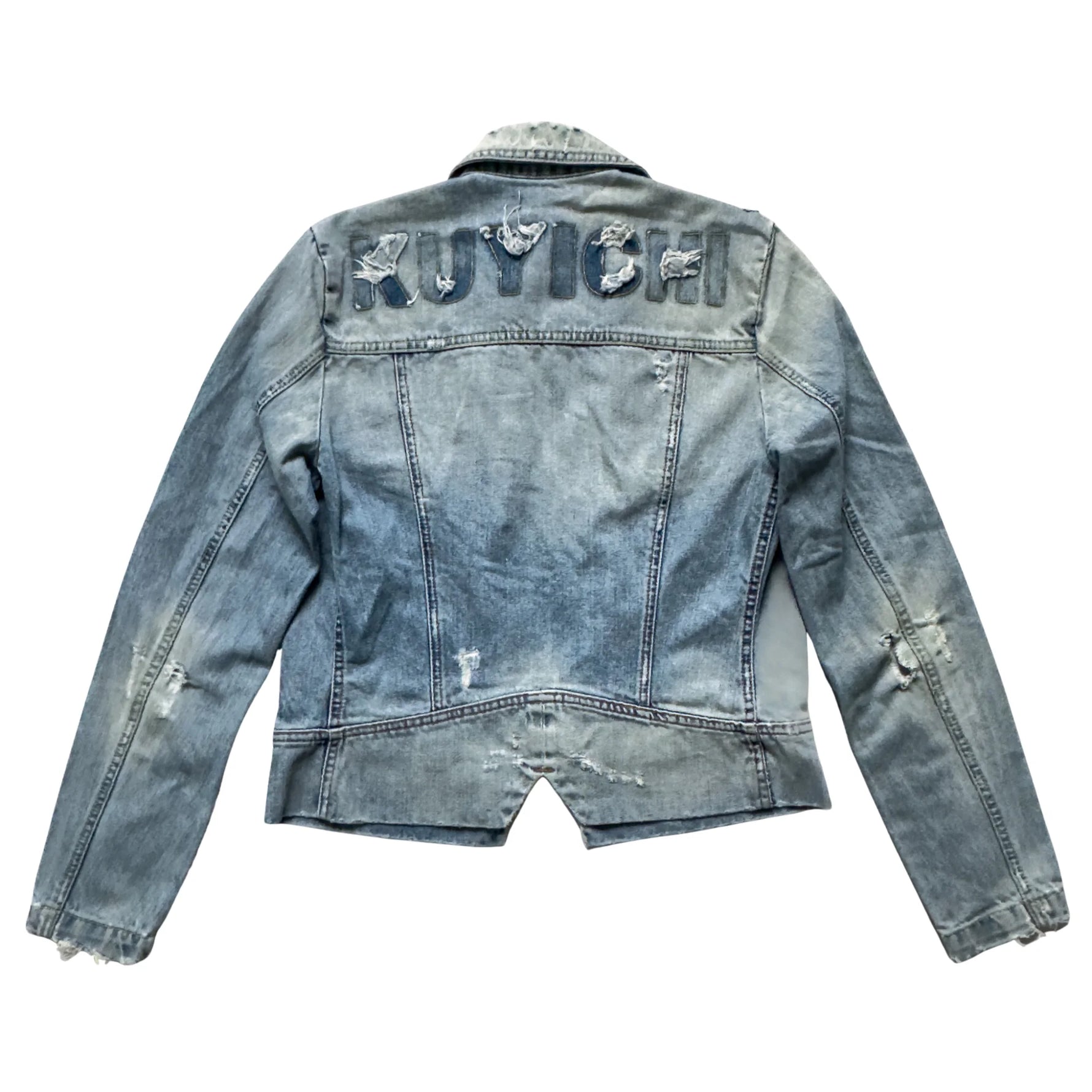 Achterzijde van lichtblauw spijkerjack van Kuyichi in maat M met karakteristieke details